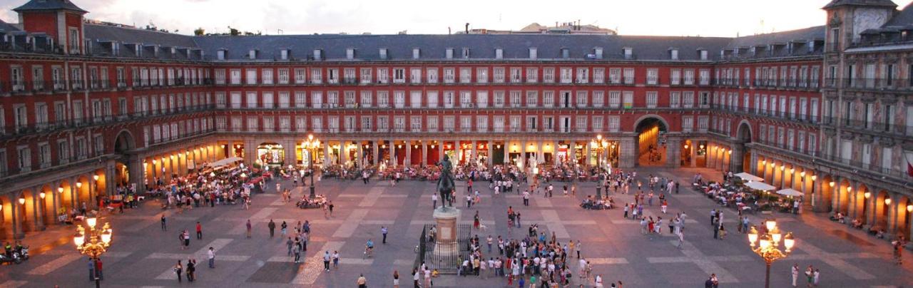 마드리드 La Reina De Gran Via - Parking Tph B&B 외부 사진